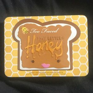 Too Faced Peanut Butter and Honey Pallet